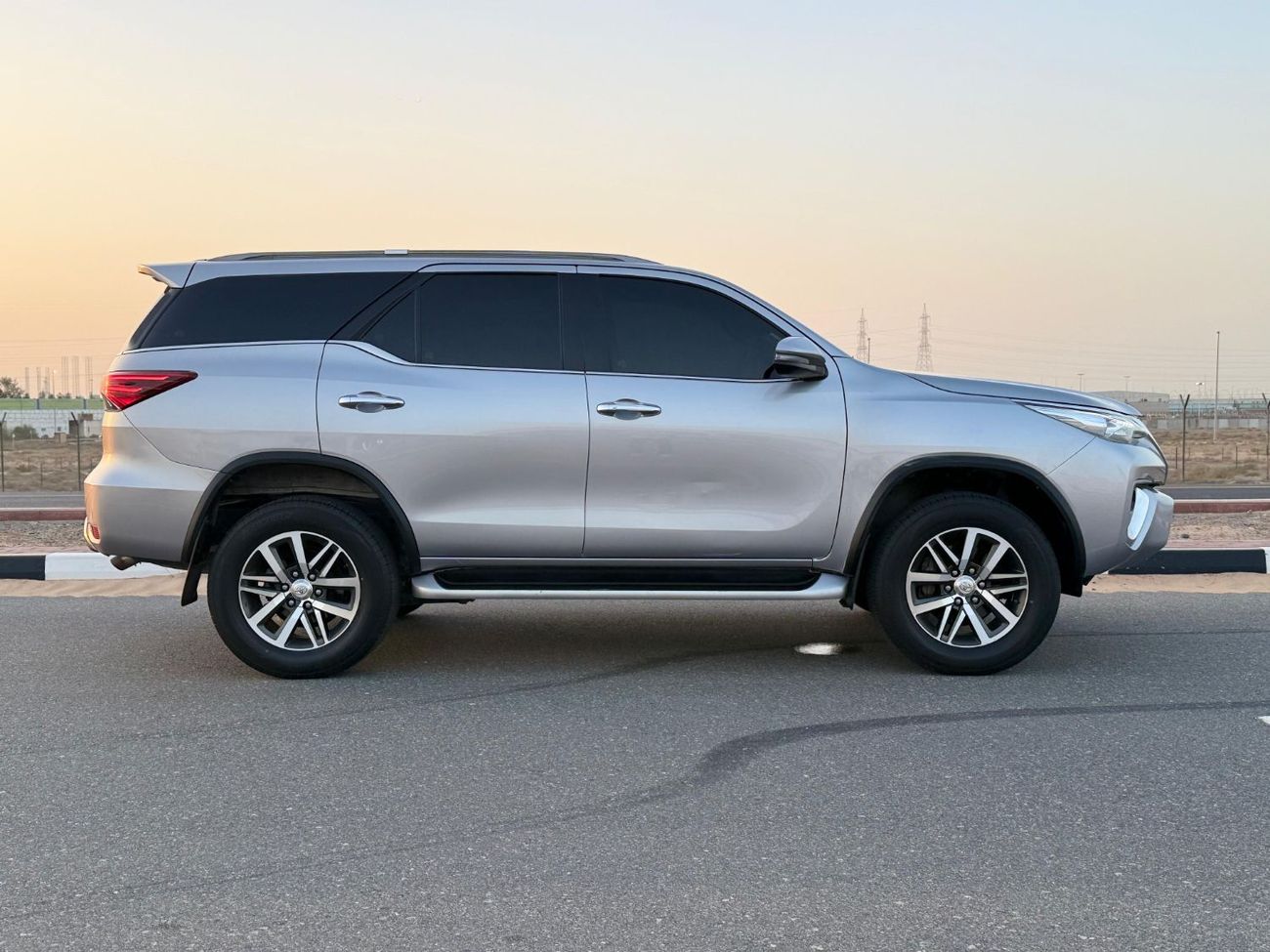 تويوتا فورتونر VXR 4.0L (278 HP)