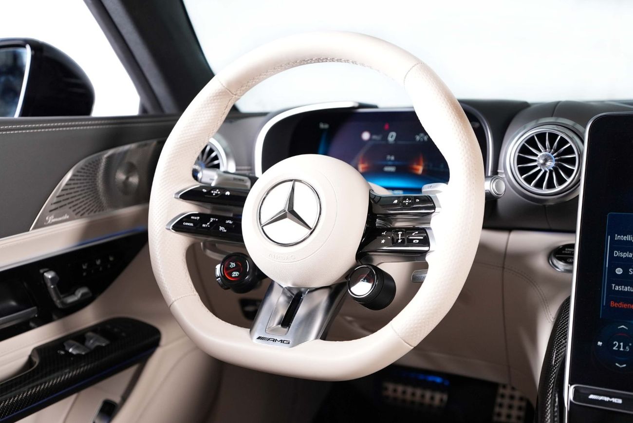 Mercedes-Benz SL 55 AMG Roadster 4Matic+ Full Option - Carbon Fibre Package - Night Package - GCC Specifications