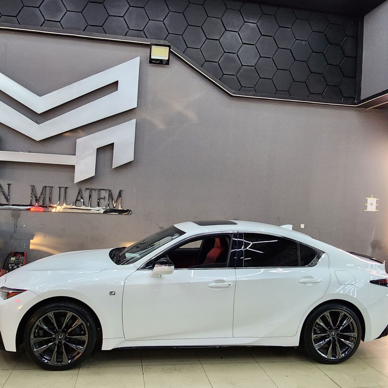 لكزس IS 350 F Sport 3.5L (311 HP)