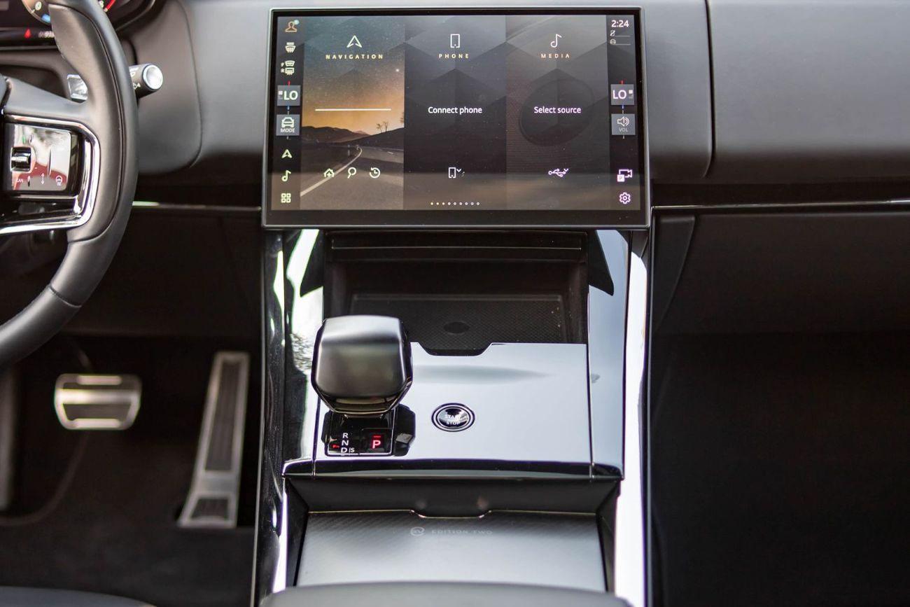 Land Rover Range Rover LWB SV P615 4.4L