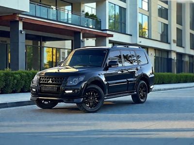 ميتسوبيشي باجيرو 1,250 EMI PM | | SIGNATURE EDITION | FULL SERVICE HISTORY | 0% DOWNPAYMENT