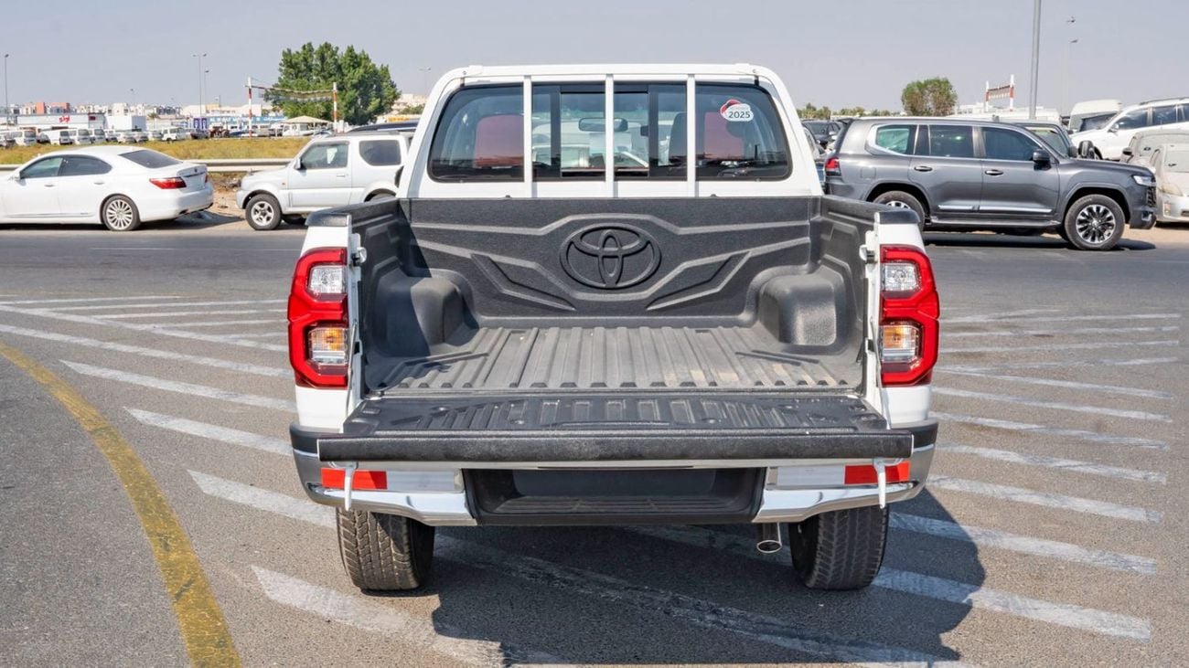 Toyota Hilux 2025 Toyota Hilux SR5 DC 4x4 2.7L Petrol AT (White)
