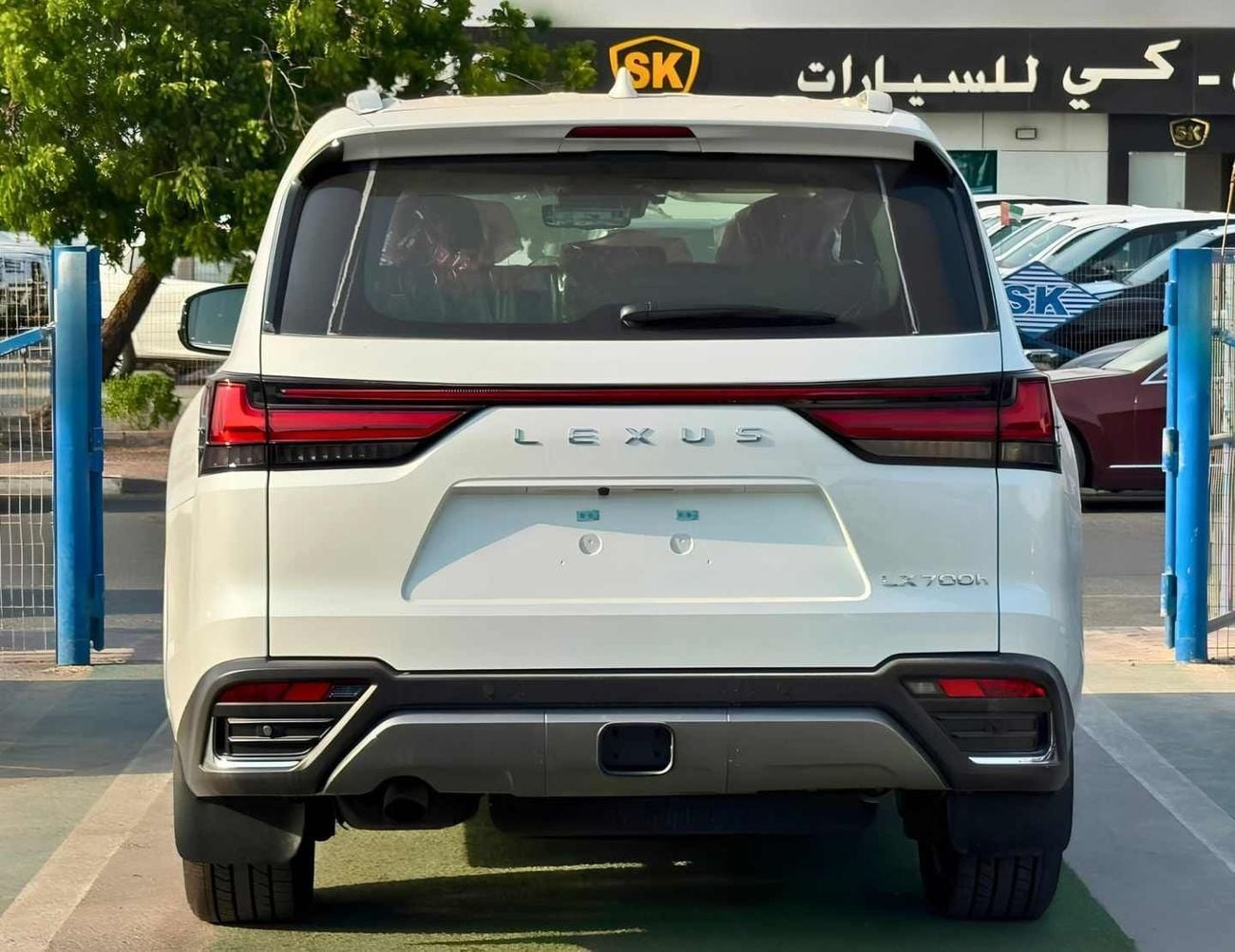 لكزس LX 700h SIGNATURE | AUTOPARK | 3.5L HEV V6 | 360*CAMERA | SUNRROF | LETAHER WITH PWR SEATS (CODE # LX7S1)