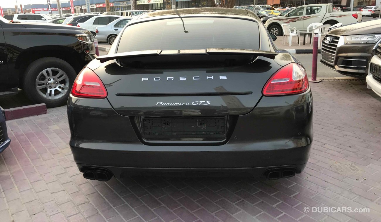 Porsche Panamera GTS