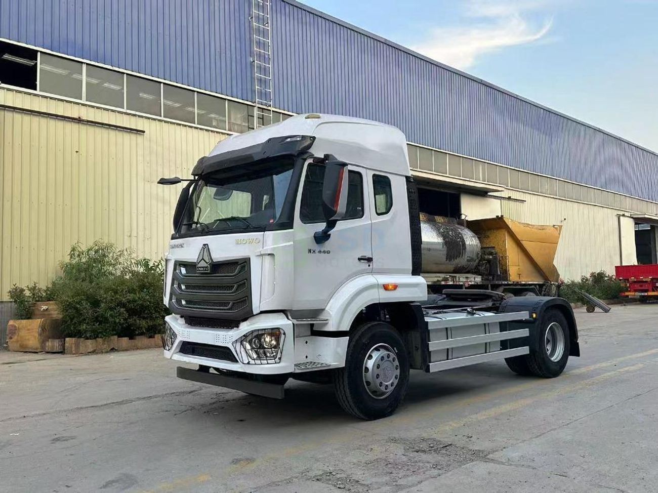 سنوترك هوو Sinotruk Howo NX Tractor 4X2 MY-2025