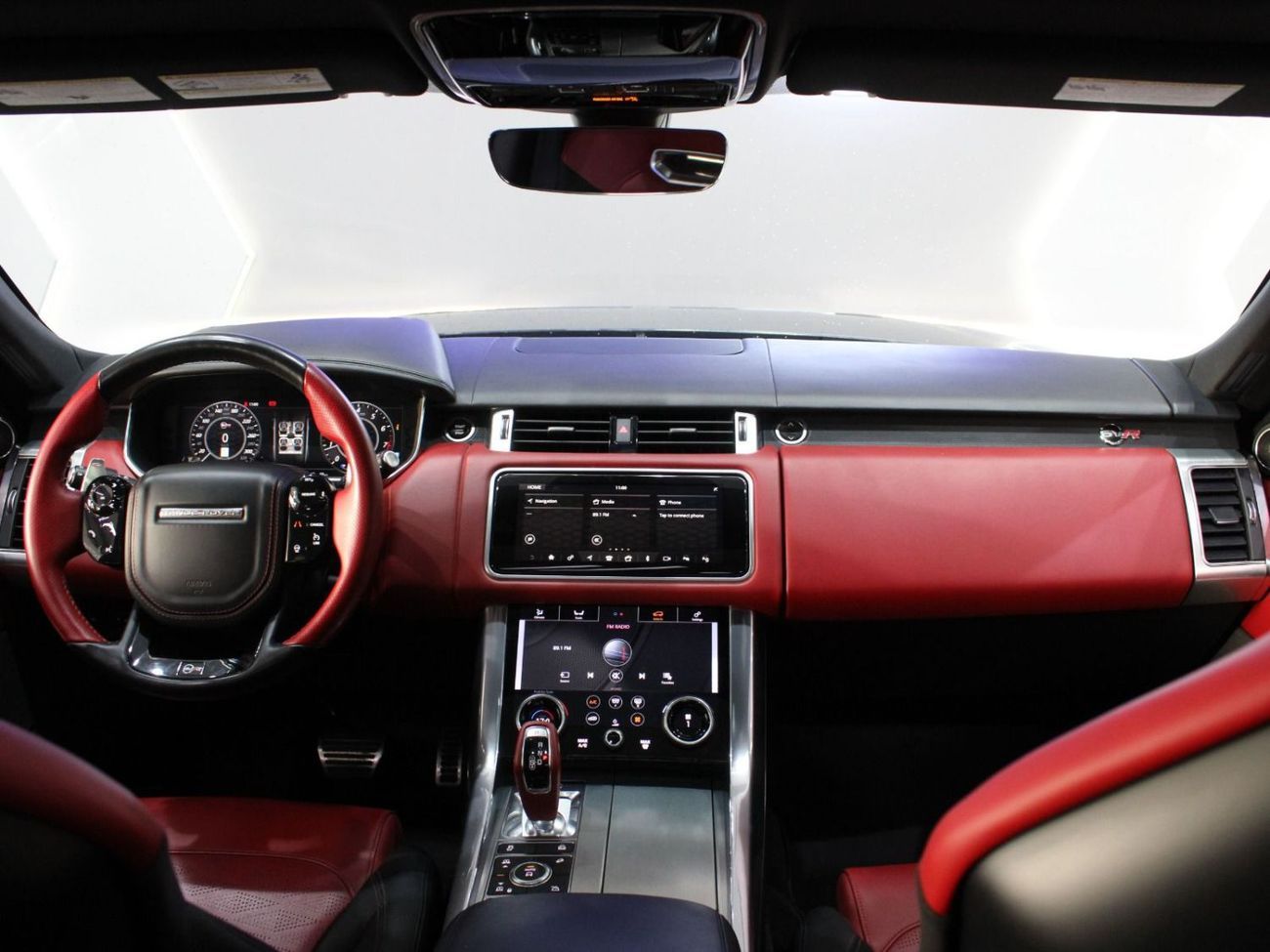 Land Rover Range Rover Sport SVR 5.0L (550 HP)