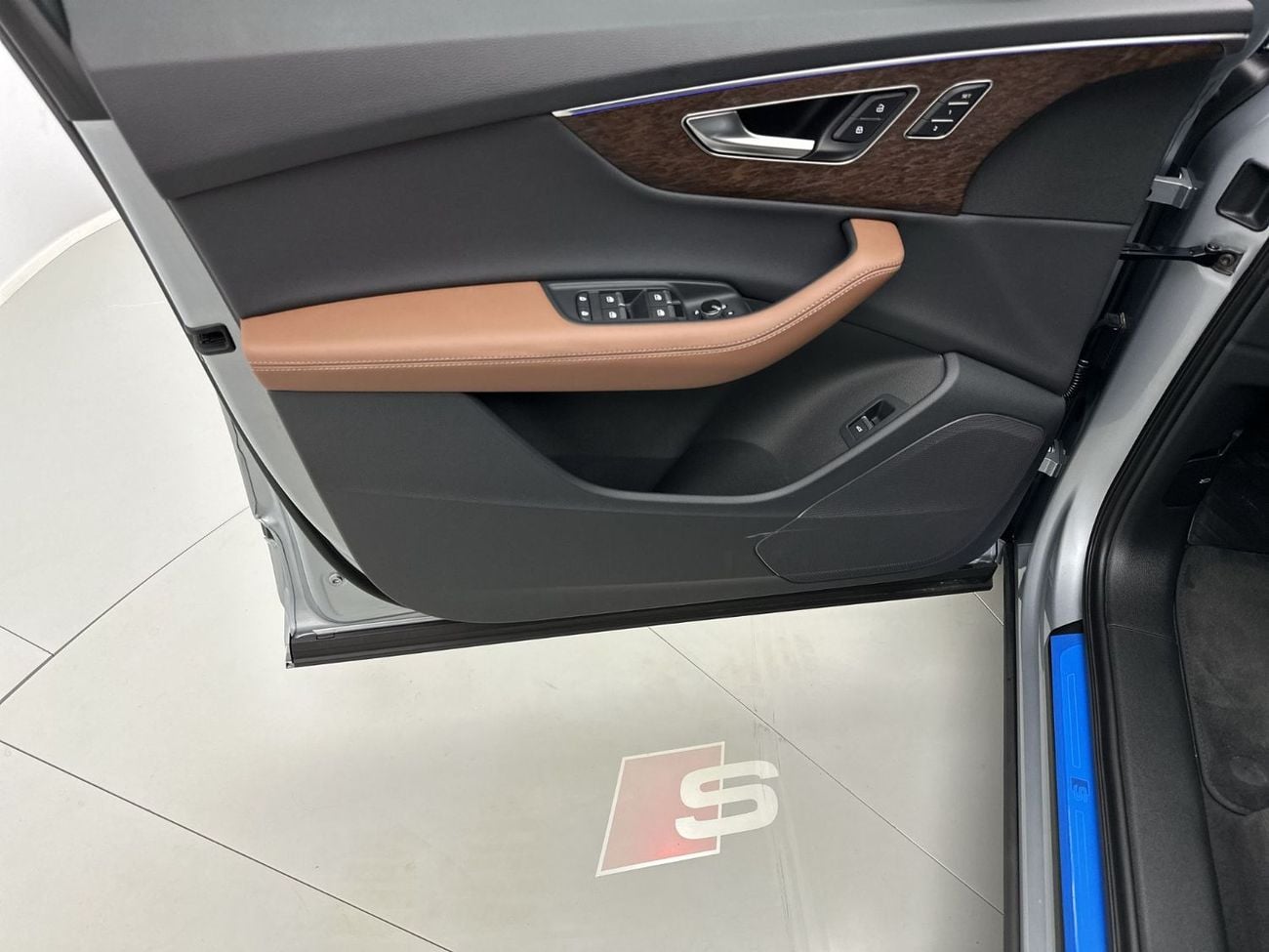 أودي Q7 SUV S line 45 TFSI quattro 252hp (Ref# 03235)