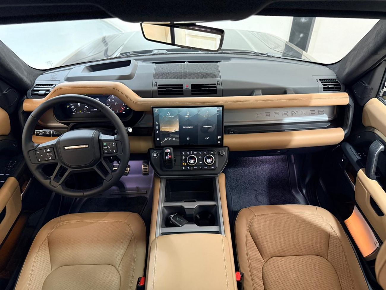 لاند روفر ديفندر X DYNAMIC P400 2026