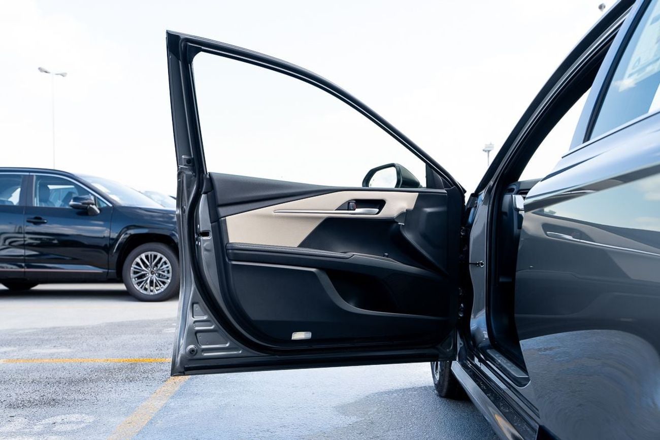 Toyota Camry LE Hybrid 2.5L 2025