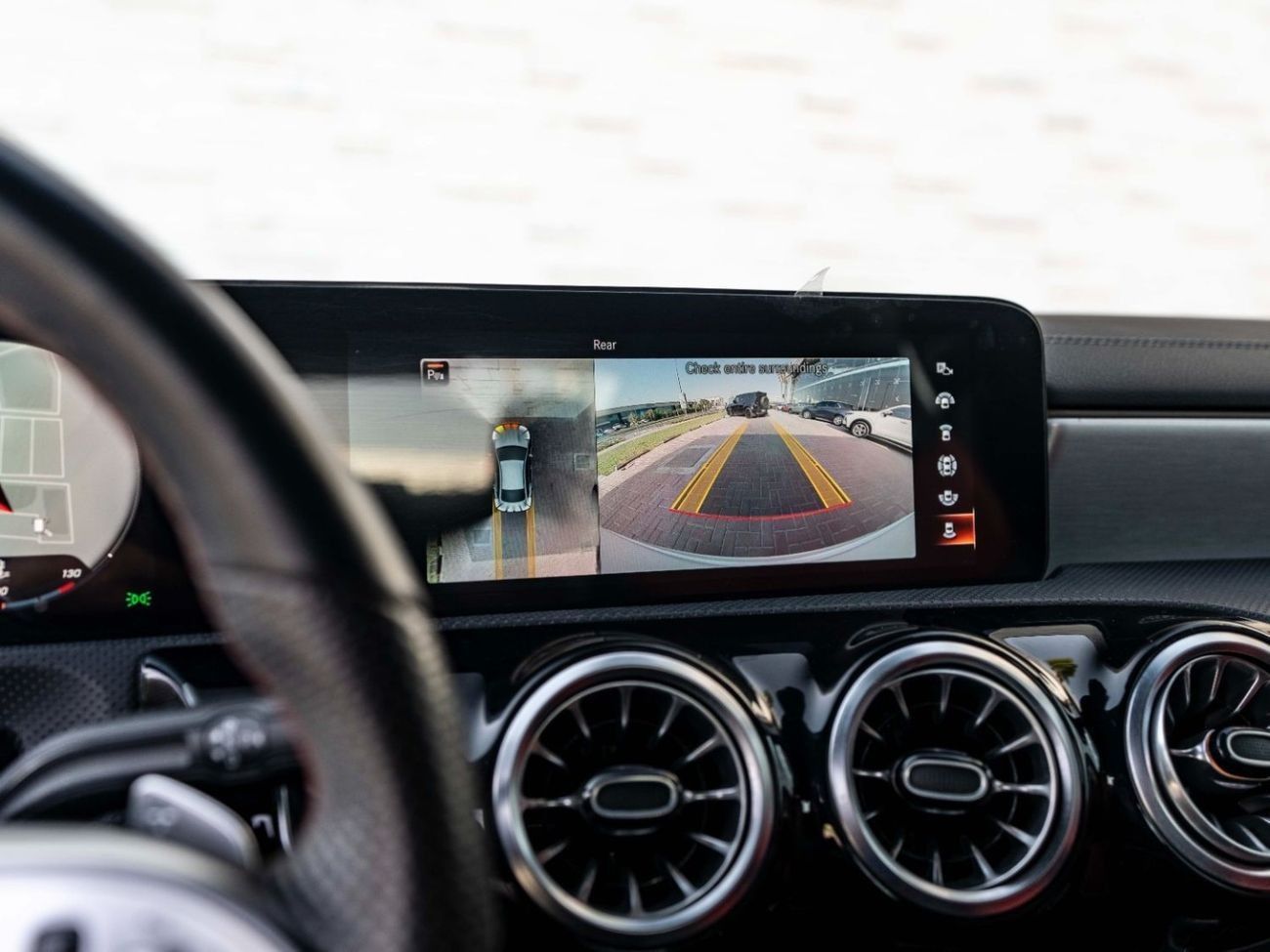 Mercedes-Benz CLA 250 Std 2.0L (221 HP)