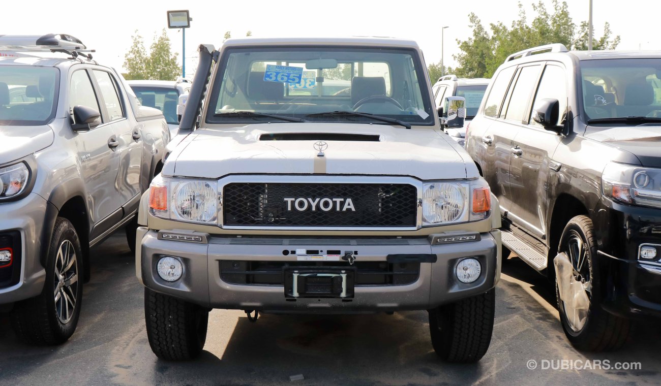 Toyota Land Cruiser Pick Up LX V8