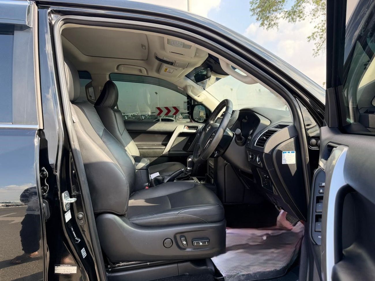 Toyota Prado 2022 | RHD | 2.8L DIESEL ENGINE | AUTOMATIC TRANSMISSION | 4WD | SUNROOF | ELECTRIC SEAT