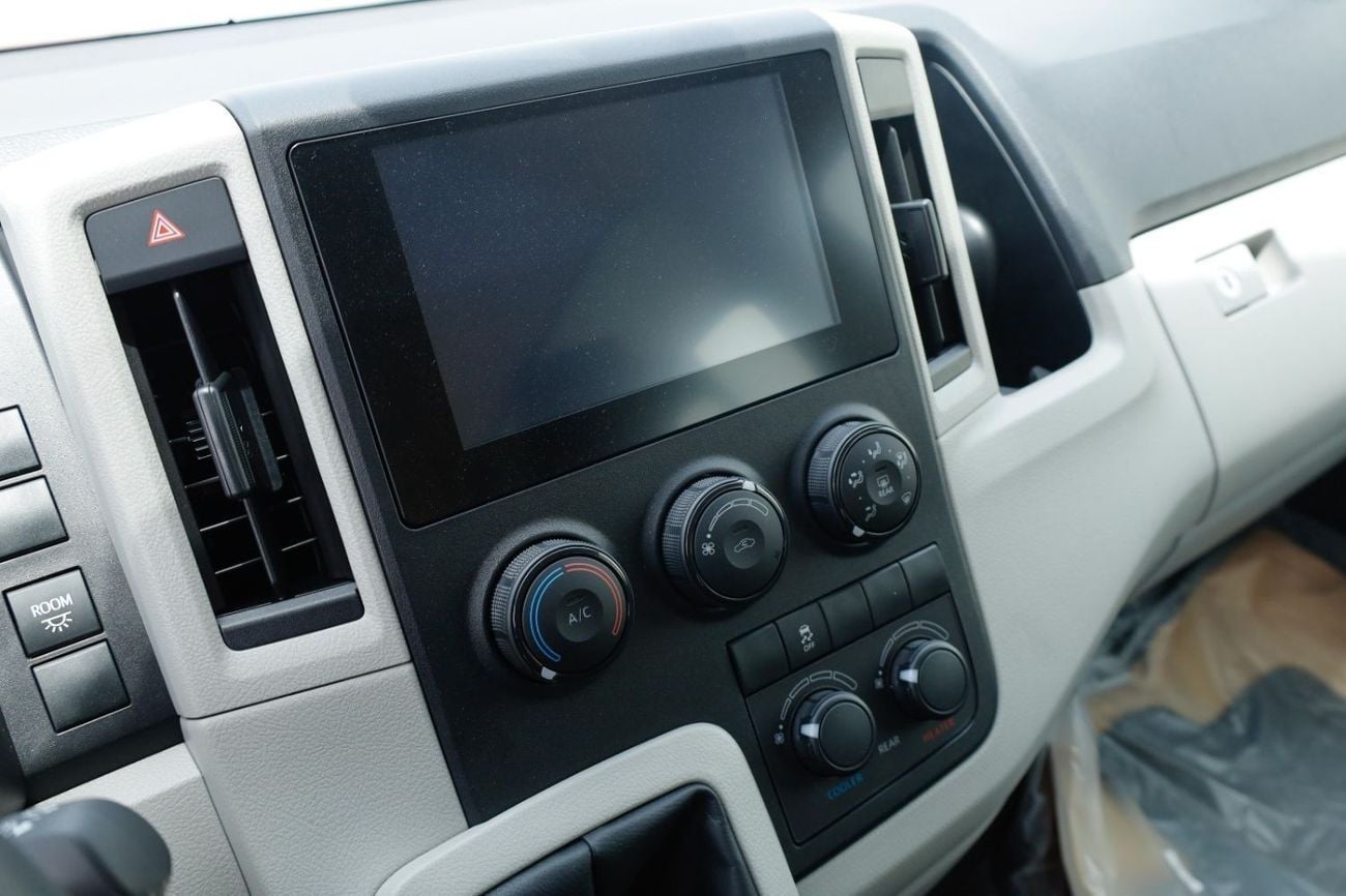 Toyota Hiace TOYOTA HIACE 3.5 MT WHITE 2026 WITH REAR HEATER