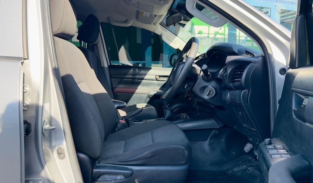 Toyota Hilux DOUBLE CABIN | 2.7L PETROL ENGINE | 2WD | RHD | 2021 | MANUAL TRANSMISSION