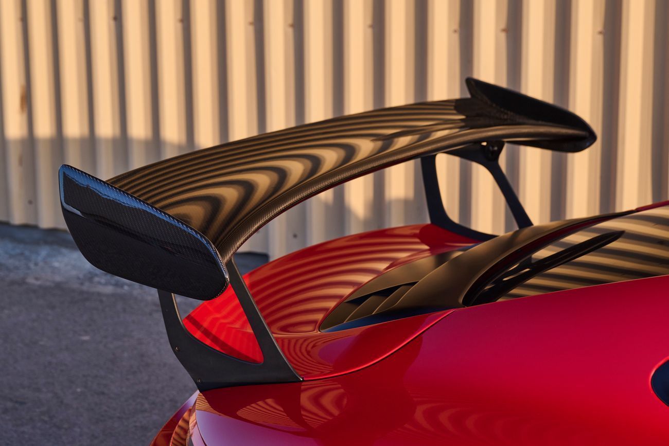 بورش 911 بورشه GT3 RS - Weissach  بورشه 911 GT3 RS مميزة جدًا مع الحزمة النادرة والمطلوبة "Weissach". في الجي