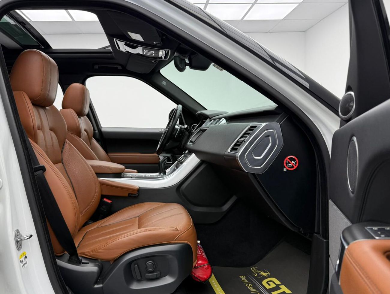 لاند روفر رينج روفر سبورت Supercharged 5.0L 2017 Range Rover Sport Supercharged, Full Service History, Excellent Condition, GC