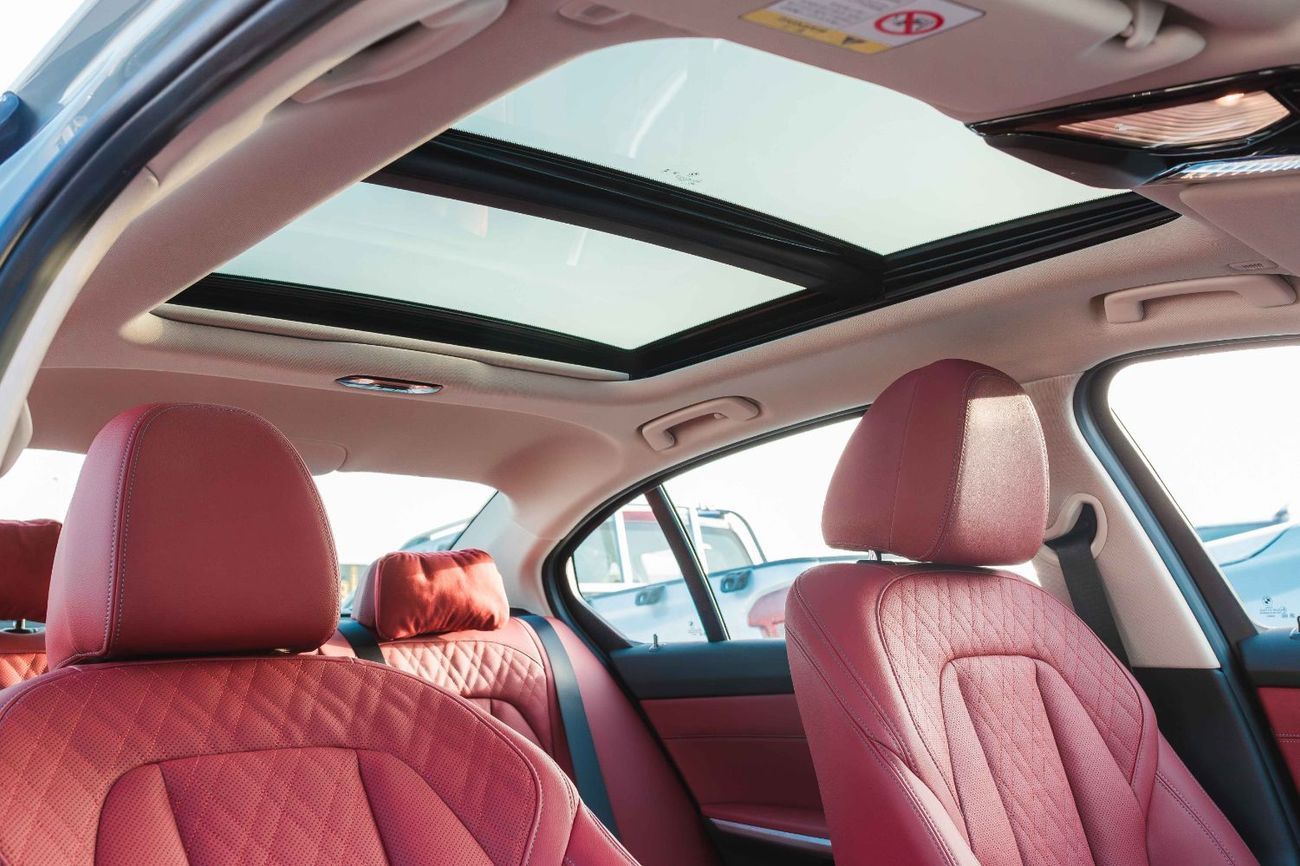 بي أم دبليو i3 2025 BMW i3 eDrive35L – M Power Kit (EV) FOR EXPORT Grey