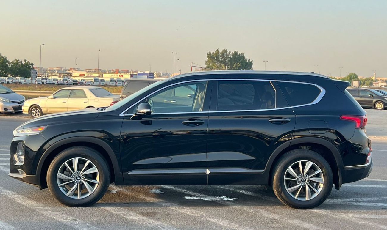 Hyundai Santa Fe 2019 Hyundai Santa - Full Option - 2.4L - V4 - Panoramic View - Push Start - Leather and Electric-36