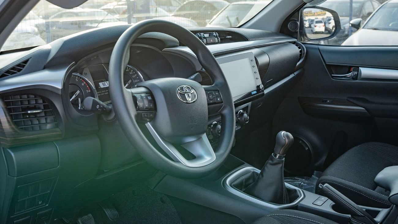 تويوتا هيلوكس 2025 Toyota Hilux DC 2.7L Petrol MT - Black Interior