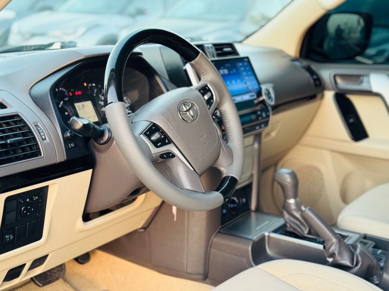 تويوتا برادو Toyota prado 2019 v4 LHD full options