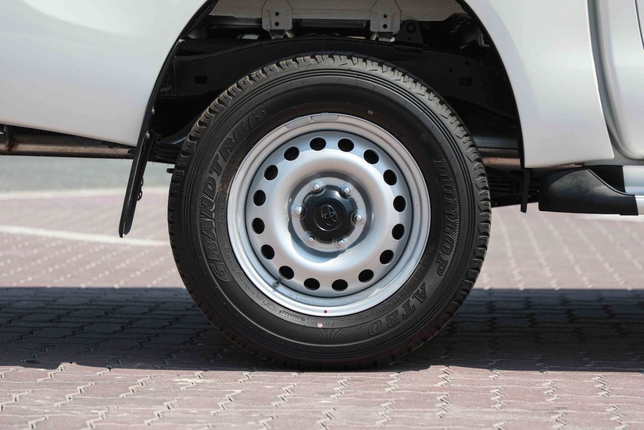 Toyota Hilux 2025 TOYOTA HILUX DLX 2.7 - WHITE inside MAROON | Export Only