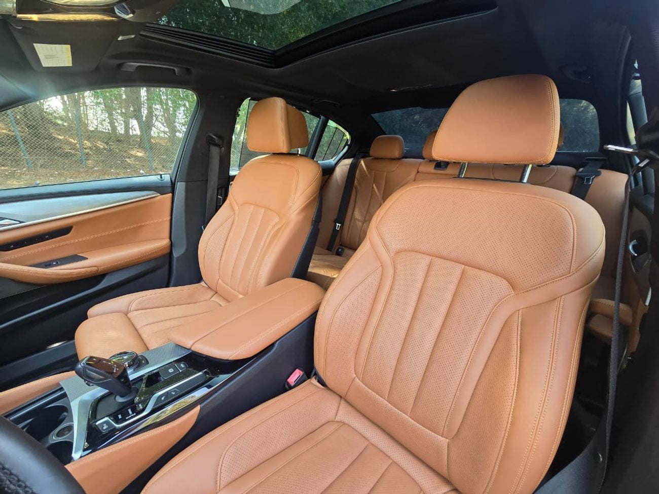 بي أم دبليو M550i Std 4.4L