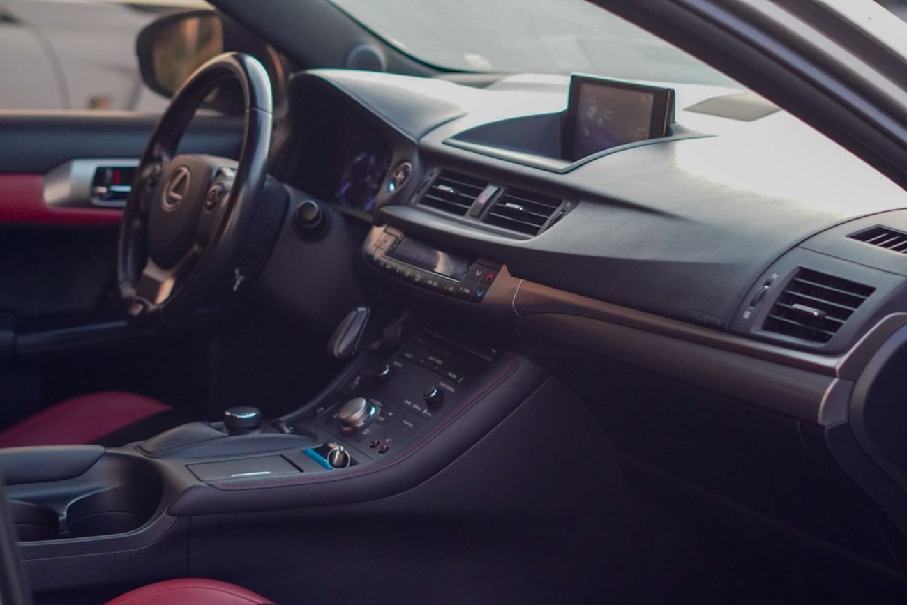 Lexus CT 200h Platinum 1.8L