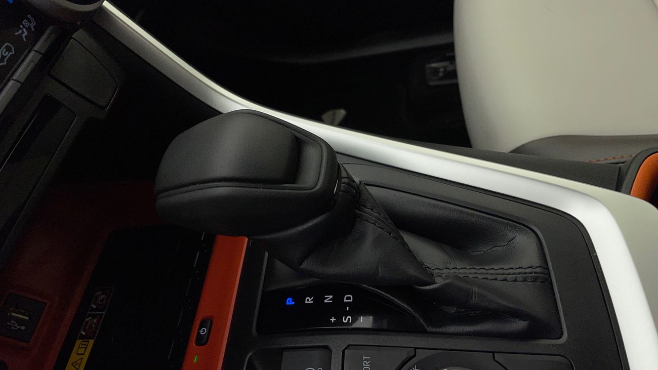 تويوتا راف ٤ ADVENTURE 2.5 | بدون دفعة مقدمة | اختبار القيادة في المنزل