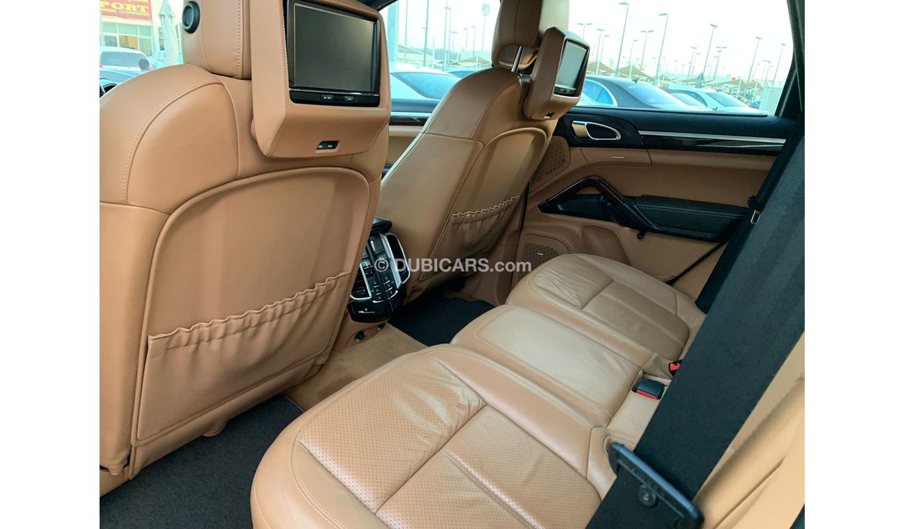 Porsche 718 Cayman Porsche Cayenne S 2012