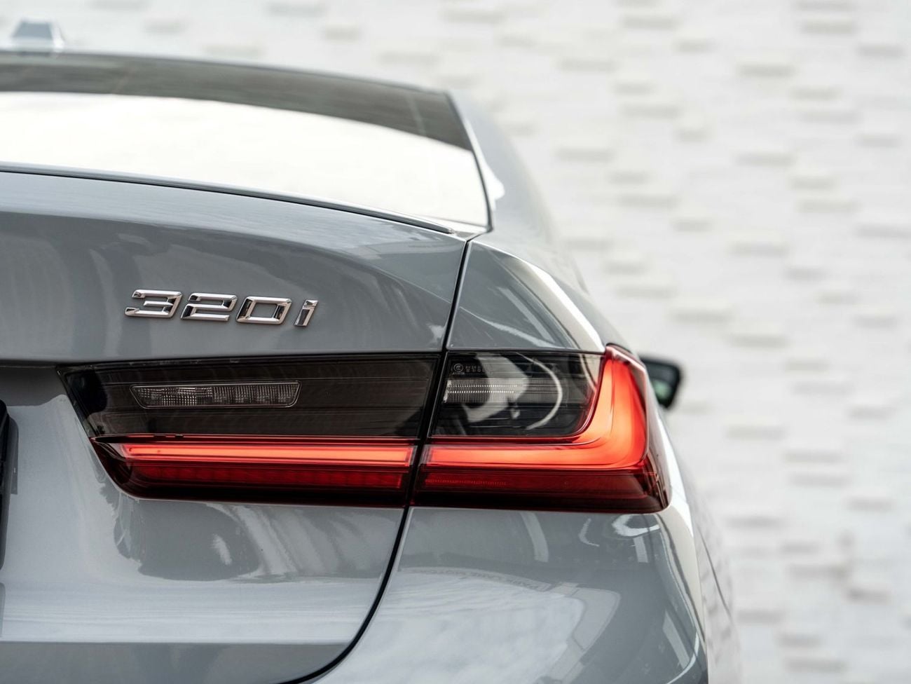 BMW 320i SHADOW PACKAGE