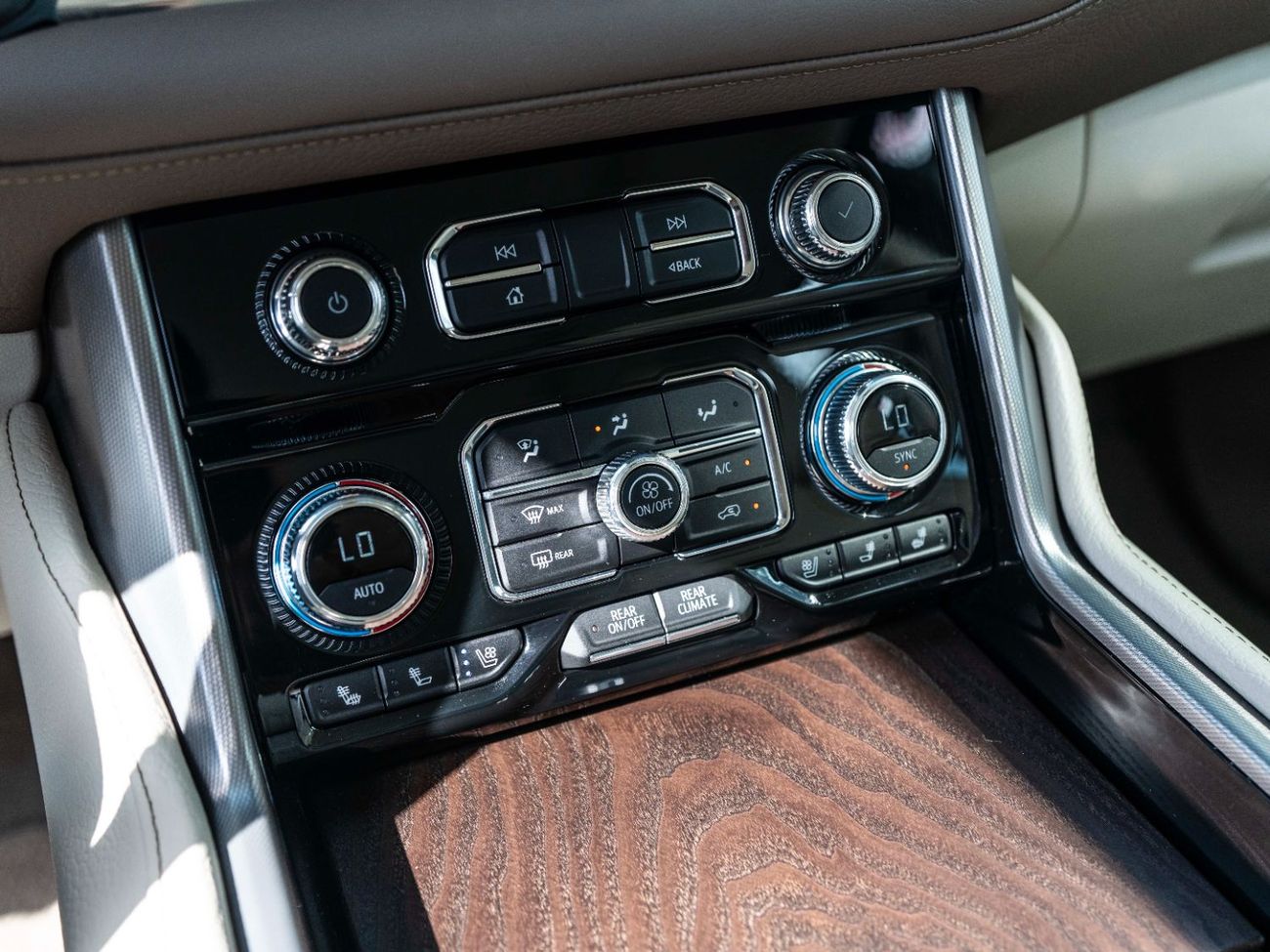 GMC Yukon 6.2 V8 Denali (AWD)