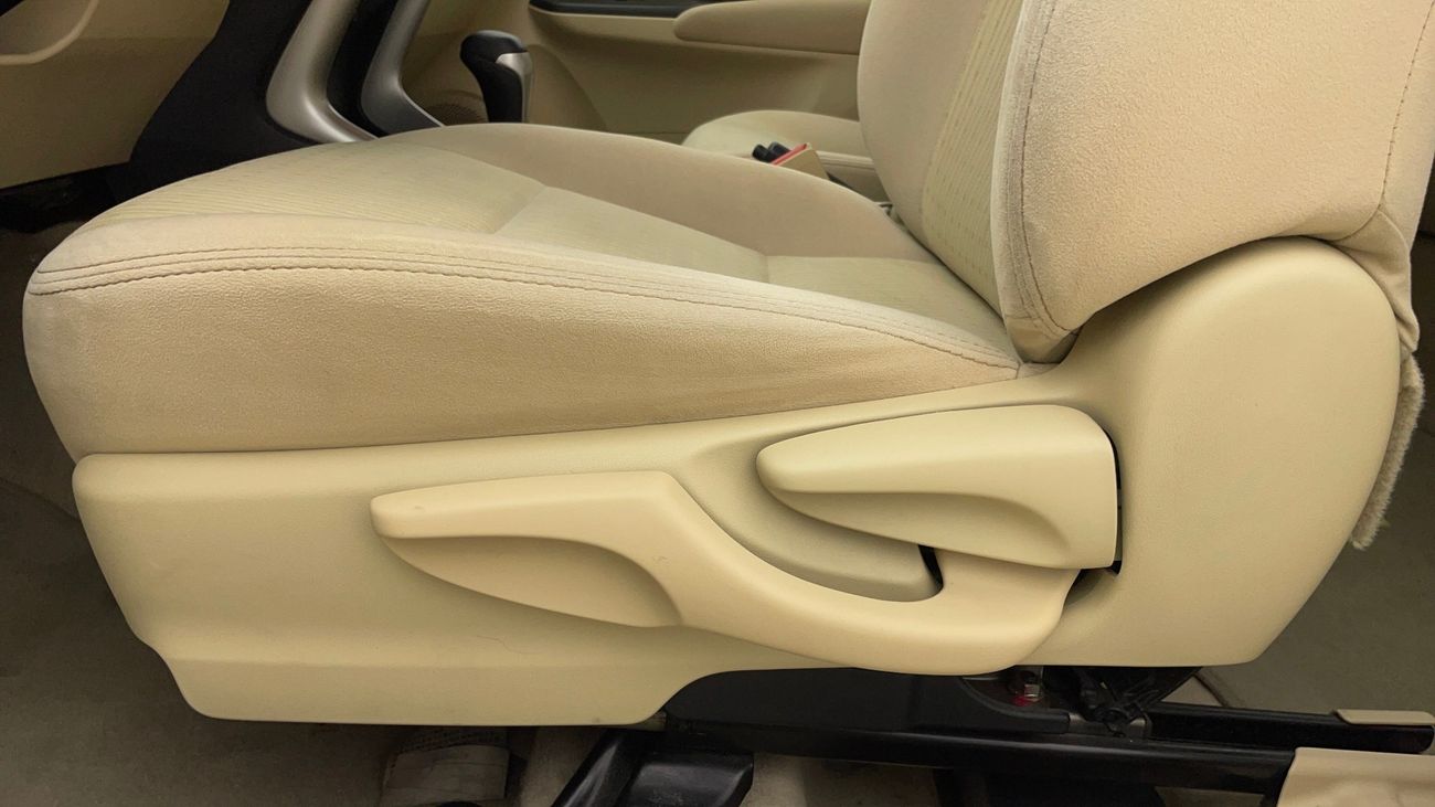 تويوتا يارس SE 1.5 | بدون دفعة مقدمة | اختبار القيادة في المنزل