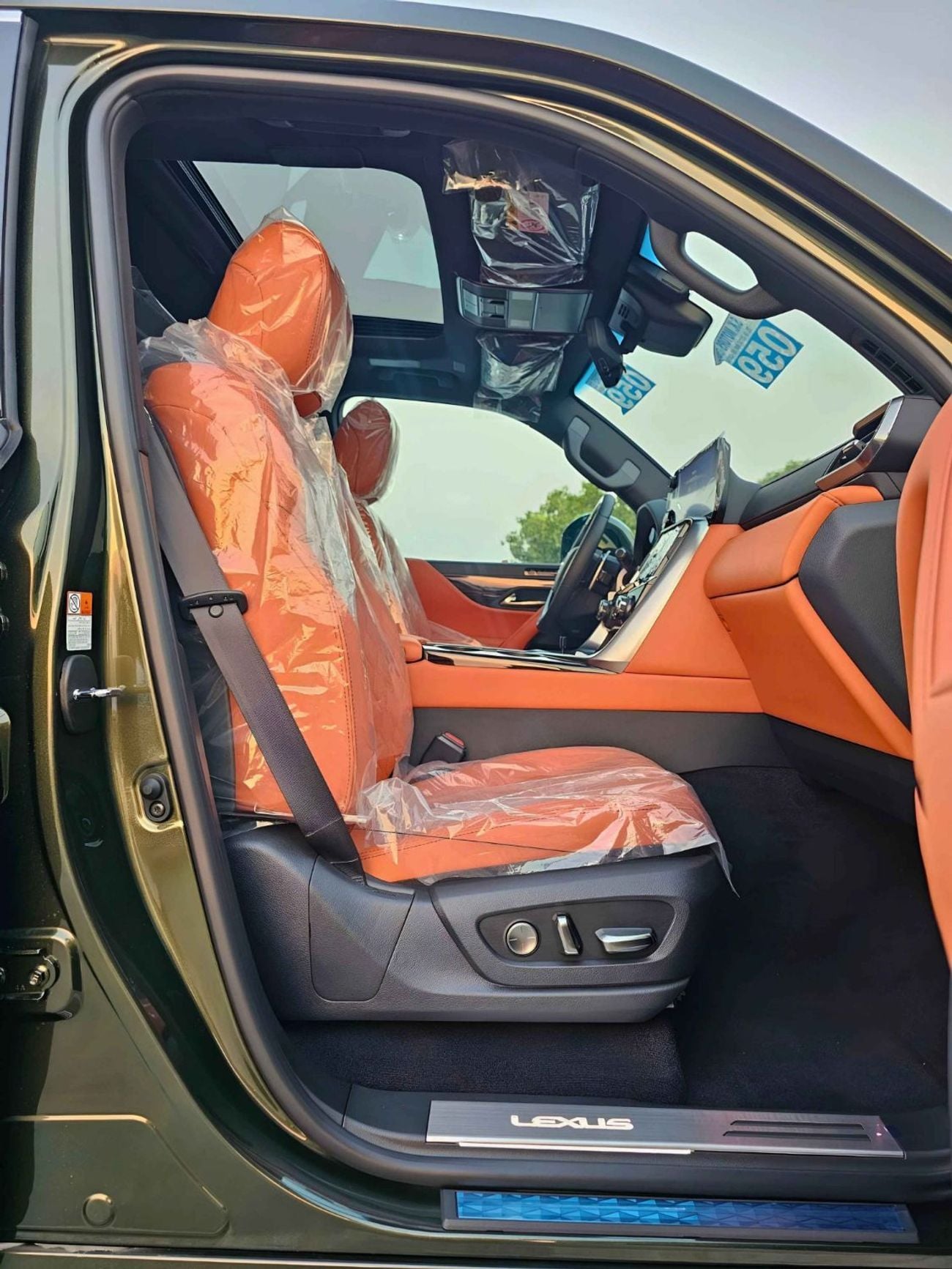 لكزس LX 700h HYBRID/ VIP SEATS FULL OPTION/ PETROL AT 3.5L V6 4WD/CODE#LX7HV