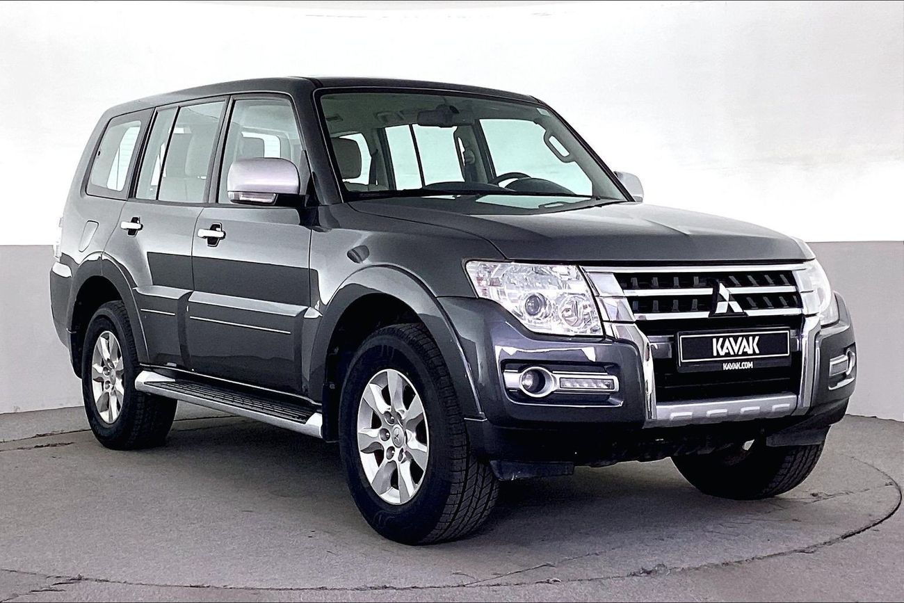 ميتسوبيشي باجيرو GLS Midline | National Day Celebration | شامل الضمان | 0 ﺪﻔﻋﺓ ﺃﻮﻟﻯ