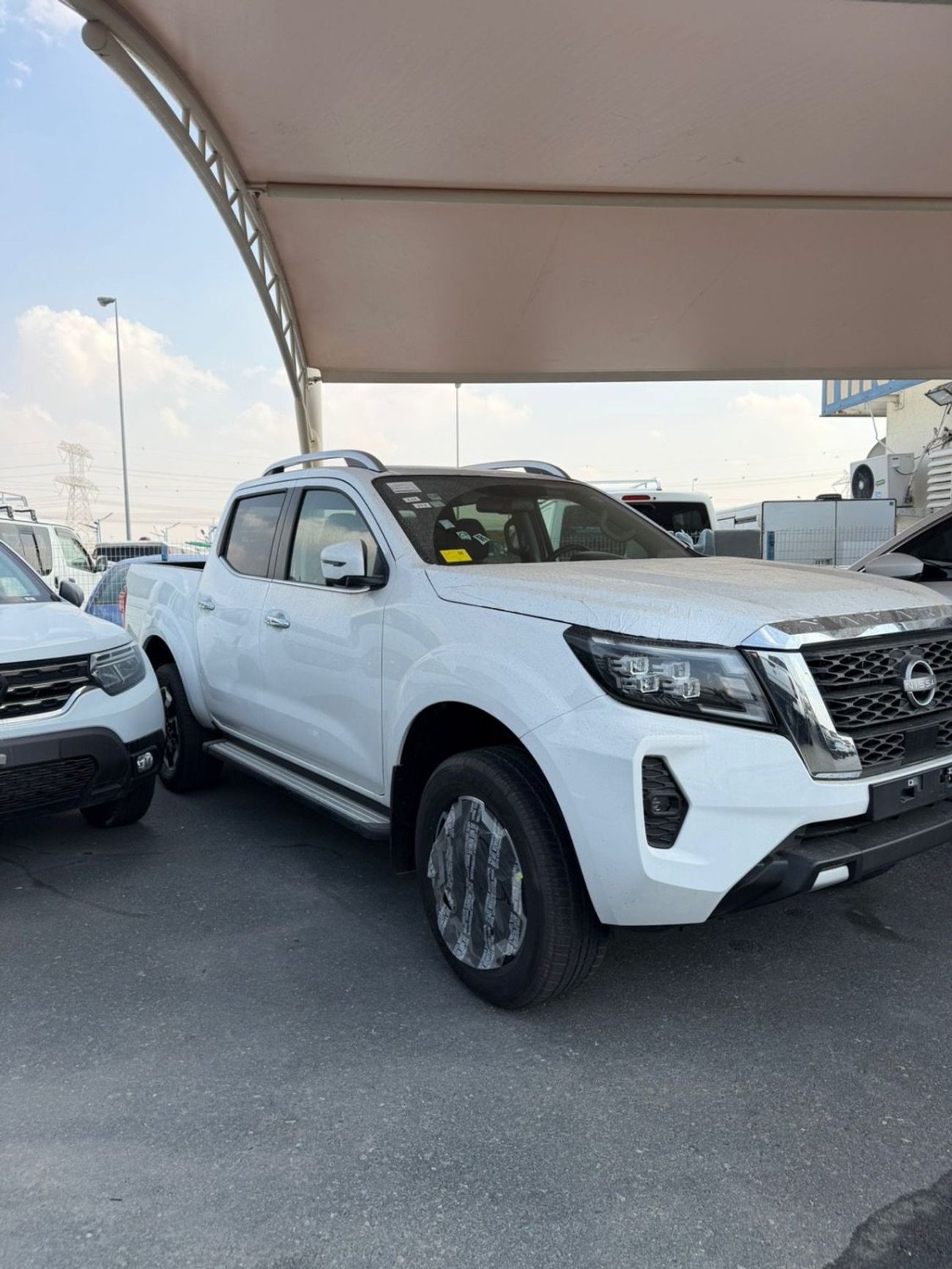 نيسان نافارا Std 2.5L 4WD M/T Nissan Navara 2.5L 4WD M/T
