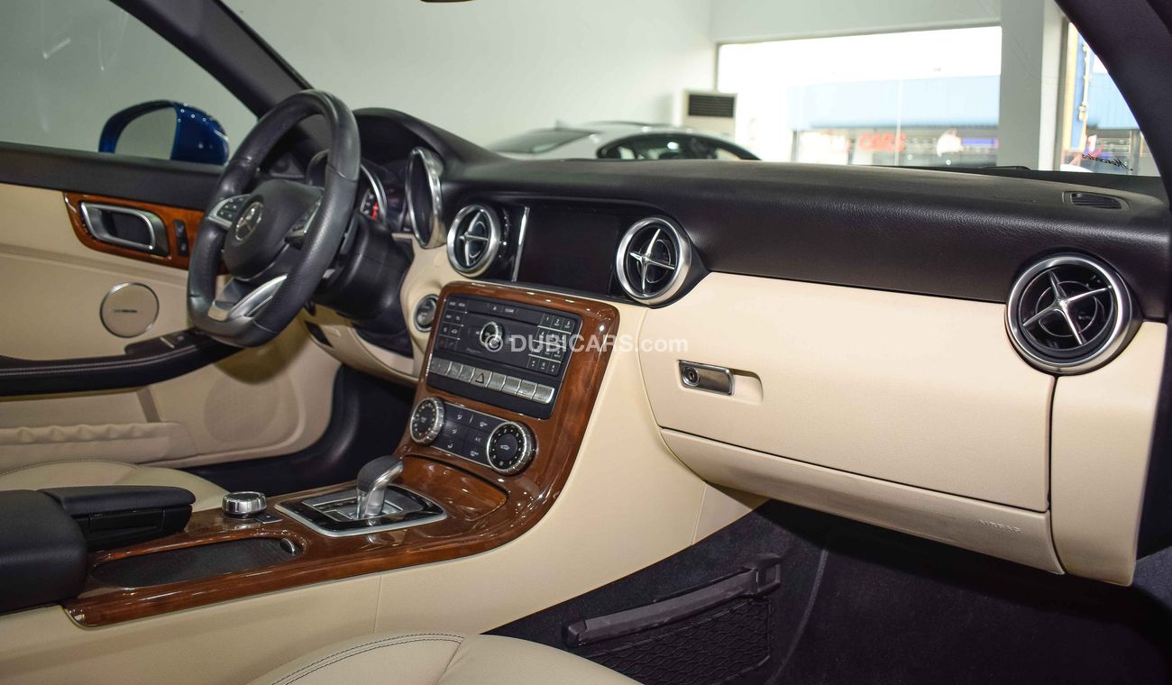 Mercedes-Benz SLC 300