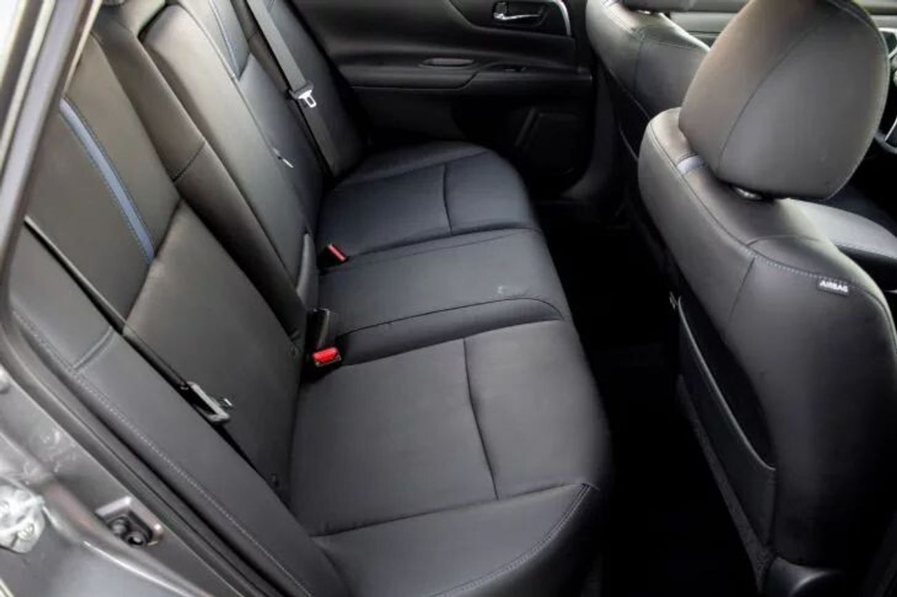 Nissan Altima SR sports