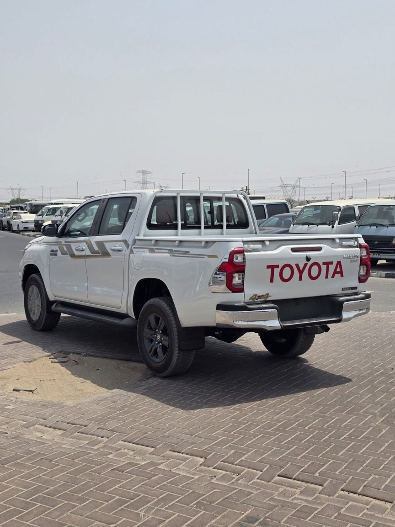 تويوتا هيلوكس SGLX Hilux • 2.4L • Diesel • Automatic • Full • With Diff Lock