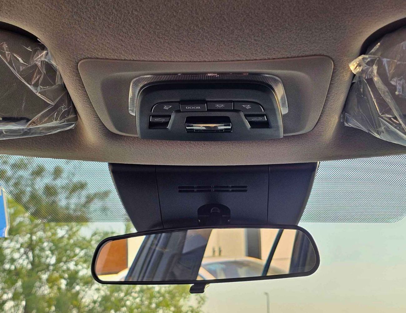 تويوتا فرونتلاندر HYBRID LUXURY / 2.0L PETROL V4 RADAR / SUNROOF/ DRIVER POWER SEATS (CODE#FLPA)