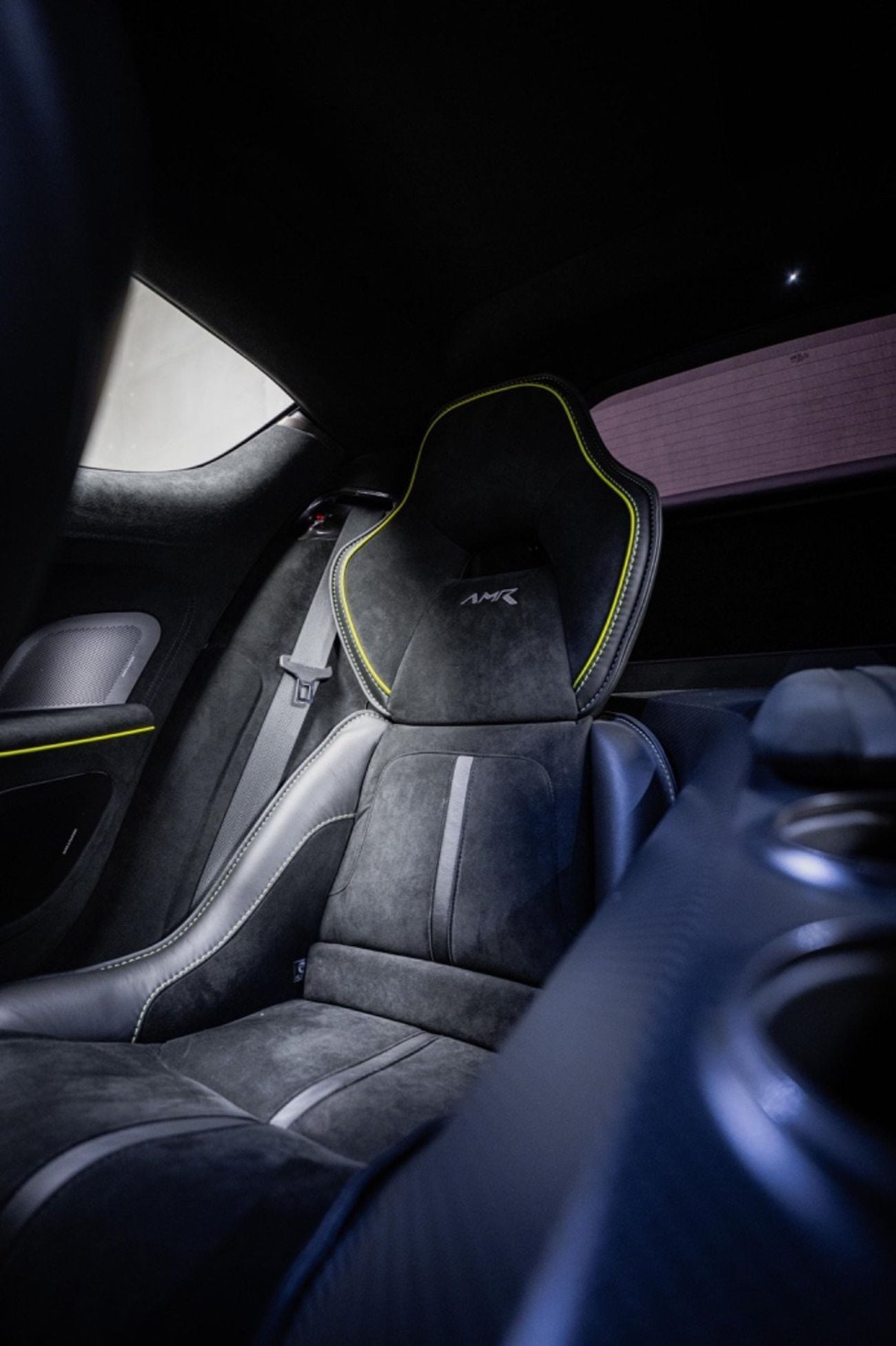 أستون مارتن DB11 AMR 5.2L