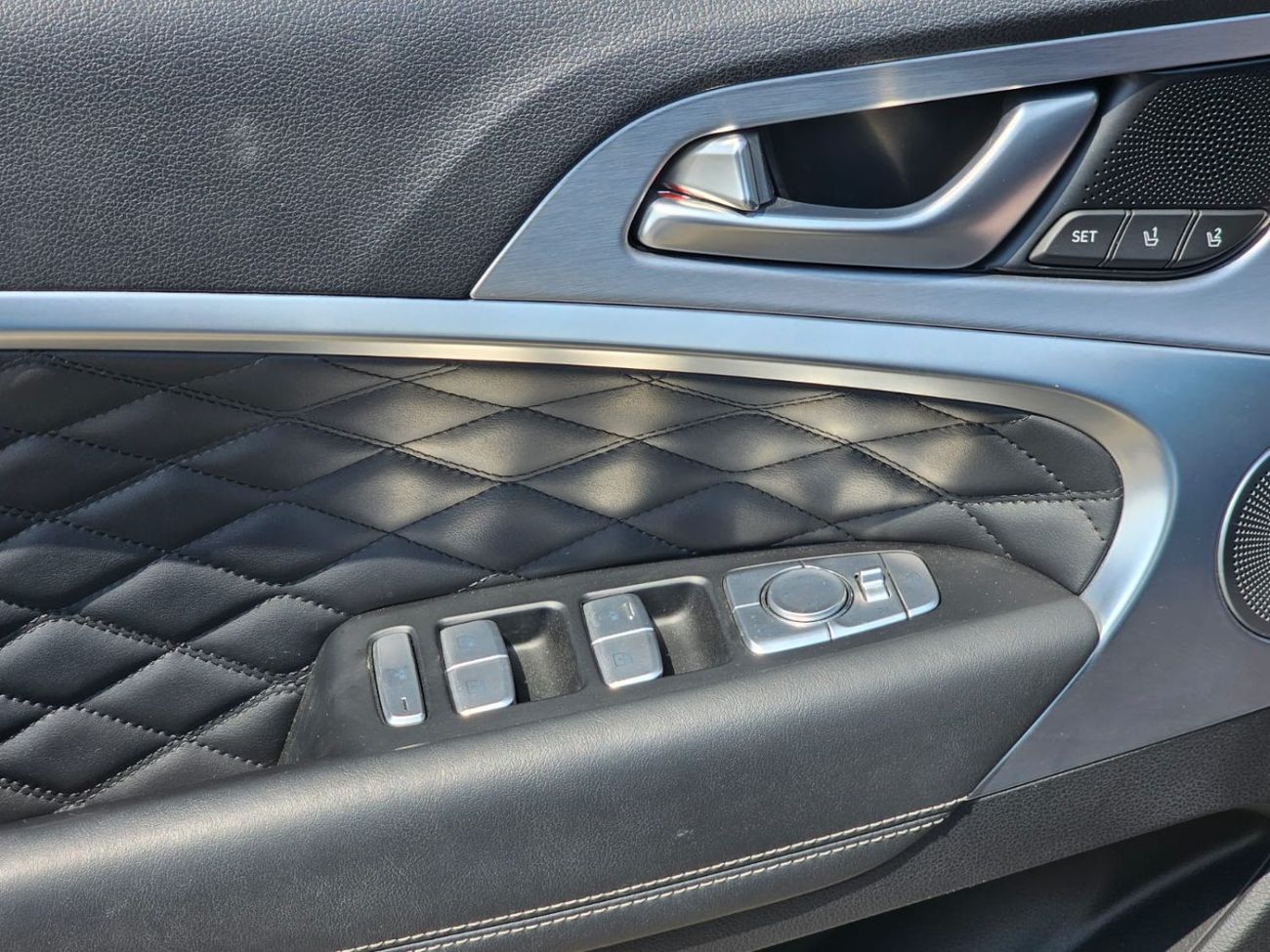 Genesis G70 Platinum 2.0L RWD