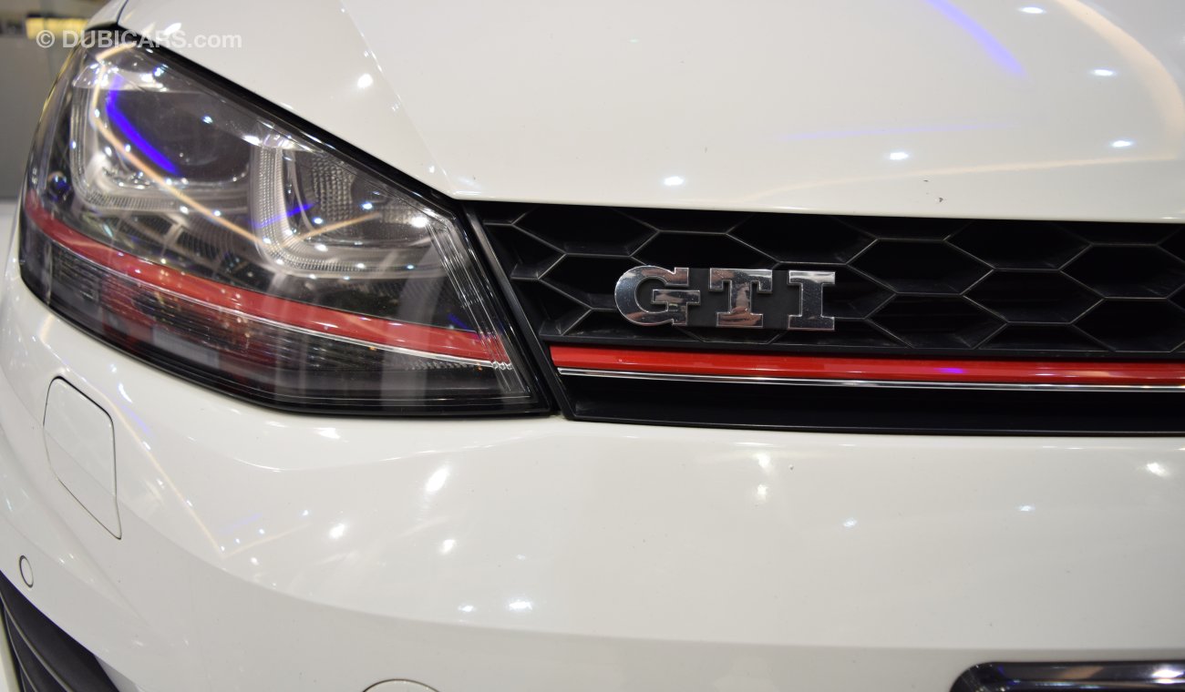 فولكس واجن جولف GTi