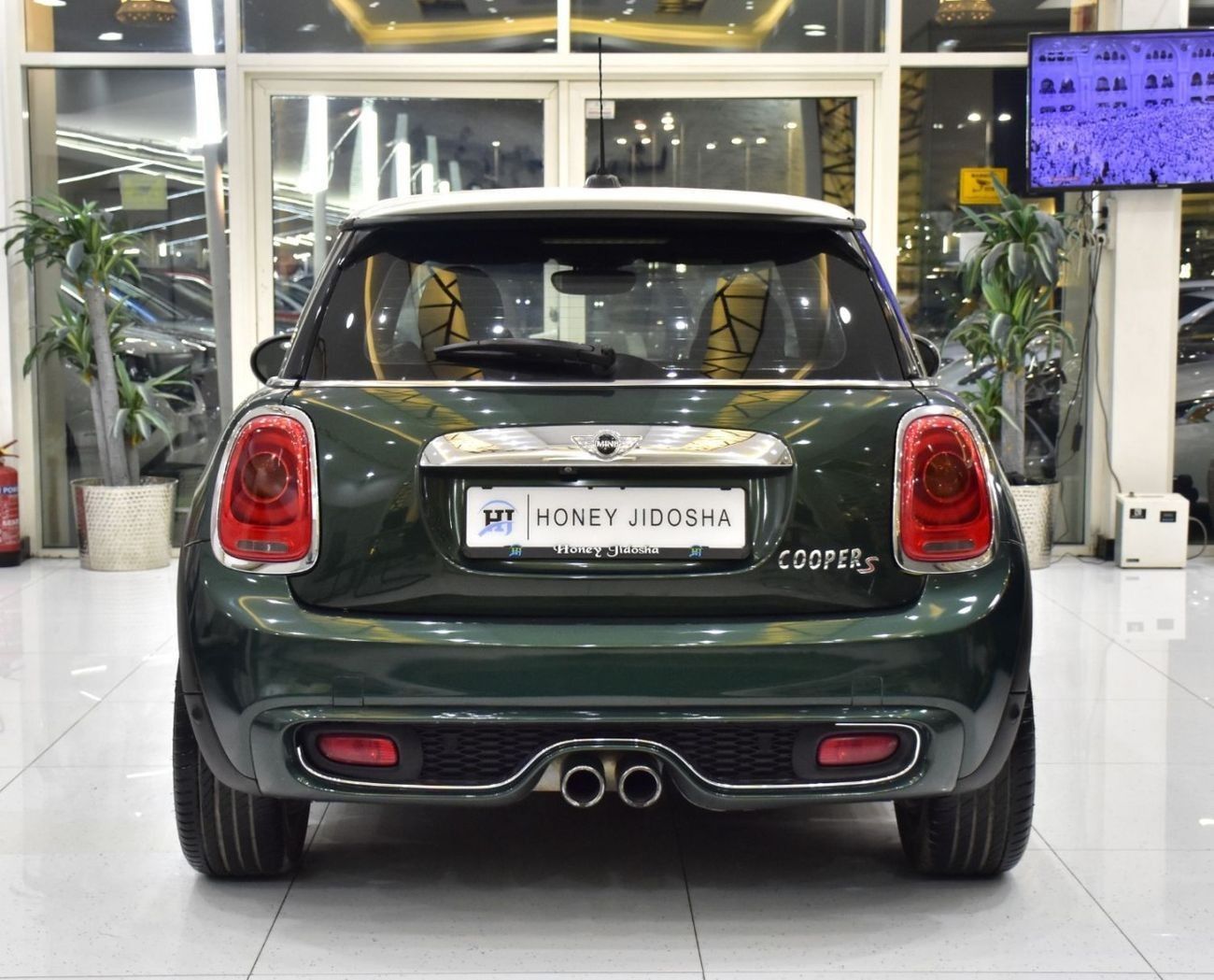 Mini Cooper S EXCELLENT DEAL for our Mini Cooper S ( 2018 Model ) in Green Color GCC Specs