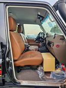 تويوتا لاند كروزر 70 LX LC76 / 4.0L PETROL A/T / DIFFLOCK / WINCH, SNORKEL / REFRIGERATOR / OVER FENDER (CODE # 76PAF)