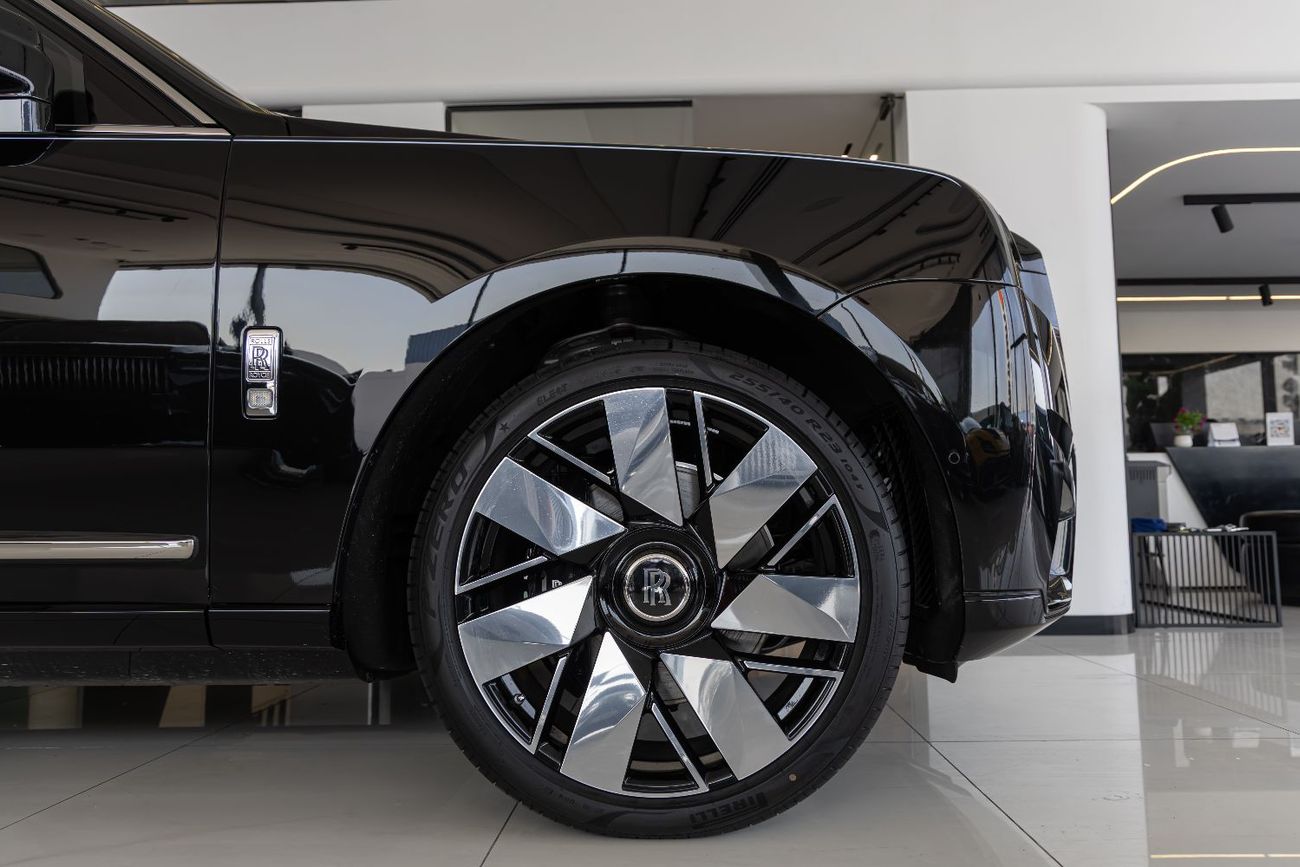 Rolls-Royce Cullinan ROLLS-ROYCE CULLINAN | SILVER BADGE | FULL OPTIONS | BESPOKE SOUND SYSTEM | EUROPEAN SPECS | 2026