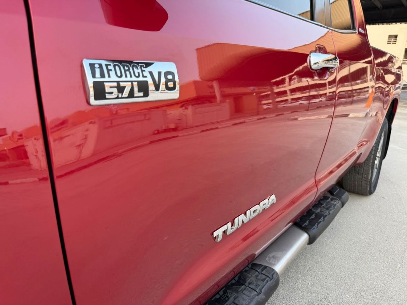 تويوتا تاندرا PETROL TUNDRA 5,7 LITER LEFT HAND DRIVE 2017 MODEL