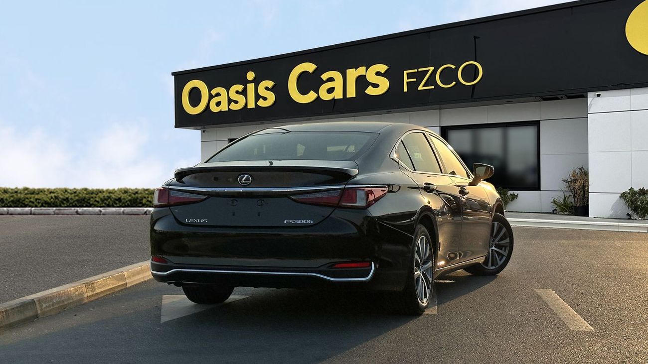 Lexus ES300h 2.5L Hybrid 4 Cylinders Full Service History 2021 GCC