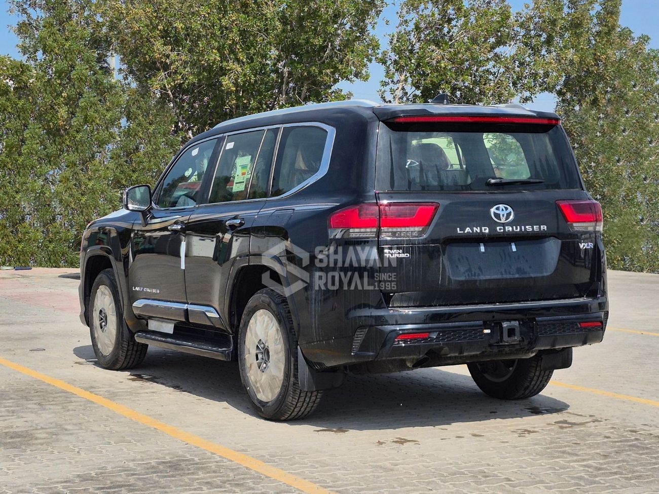 تويوتا لاند كروزر LC300 3.5L TWIN TURBO VXR FULL OPTION PETROL V6 AT 7S 2026MY