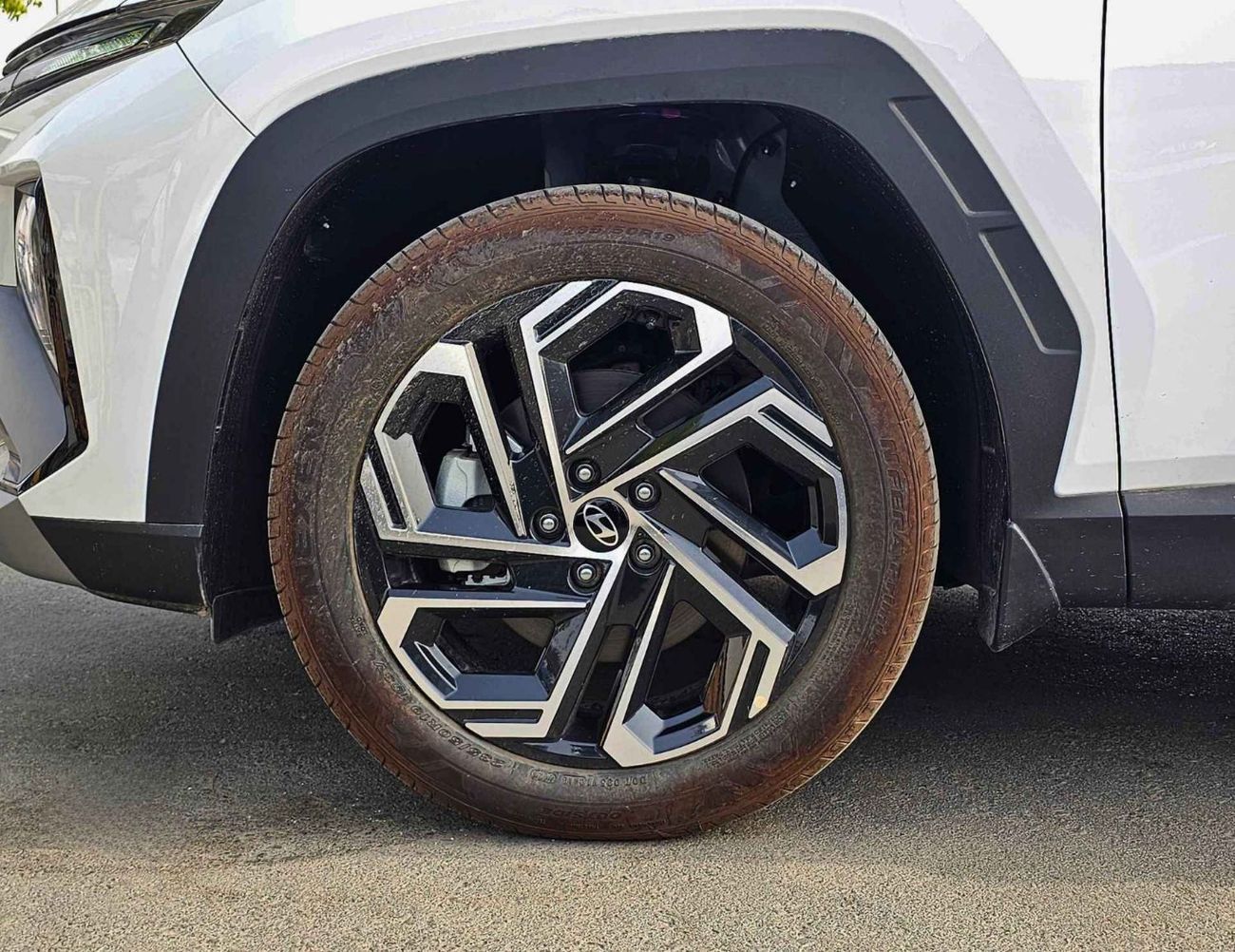 هيونداي توسون 2.0L PETROL V4/FULL OPTION WITH PANORAMIC ROOF/POWER SEATS/DIGITAL METER / CODE#HT2FO