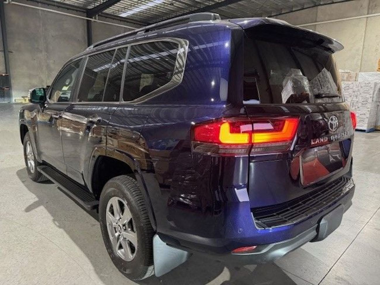 تويوتا لاند كروزر SAHARA DIESEL AUTO 15KM NEW FULL OPTIONS RIGHT-HAND-DRIVE